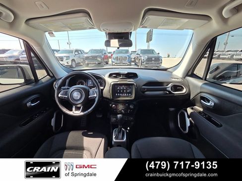 Used 2020 Jeep Renegade Latitude w/ Cold Weather Group AWD/4WD image 27