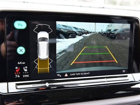 Certified 2025 Volkswagen Atlas Peak Edition SE image 13