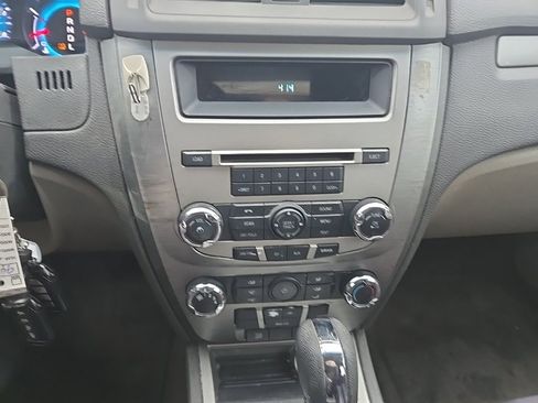 Used 2011 Ford Fusion SE image 16