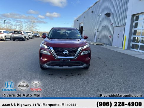 Used 2023 Nissan Rogue SV image 3