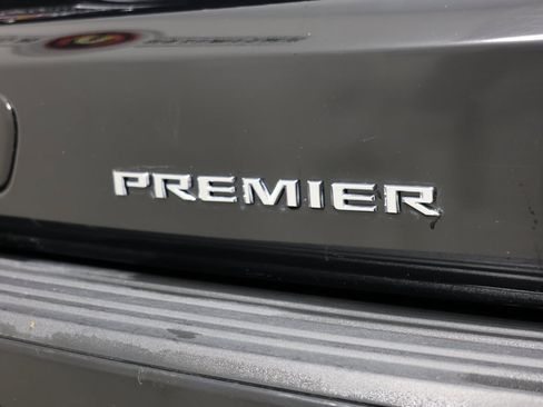 Used 2023 Chevrolet Suburban Premier w/ Advanced Technology Package image 18