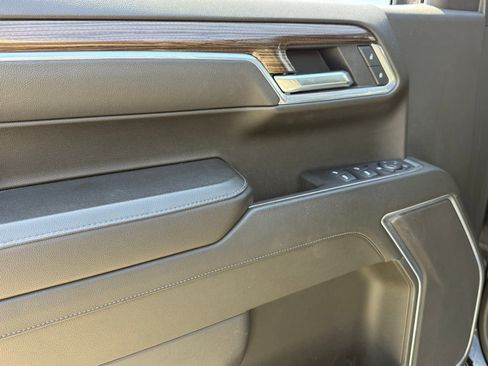 Used 2025 Chevrolet Silverado 1500 LT image 23