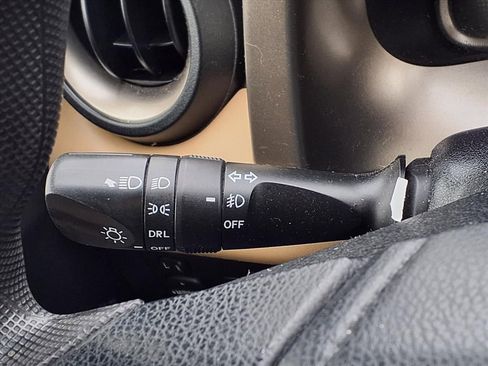 Used 2013 Toyota RAV4 XLE image 21