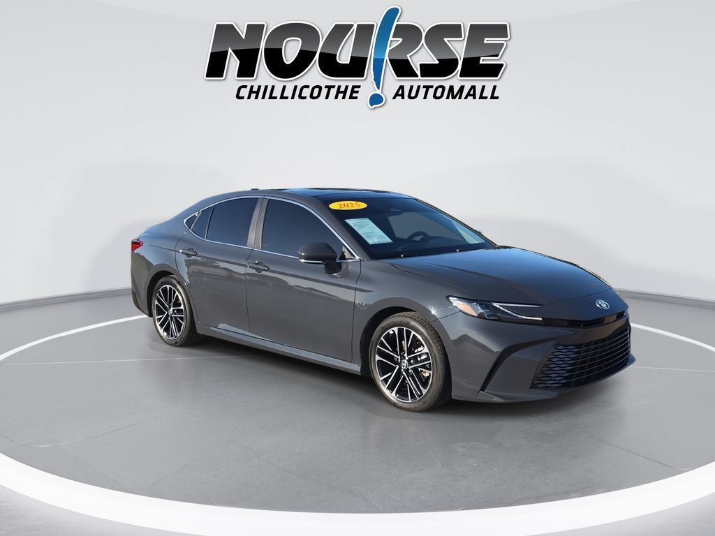 Used 2025 Toyota Camry XLE FWD image 2
