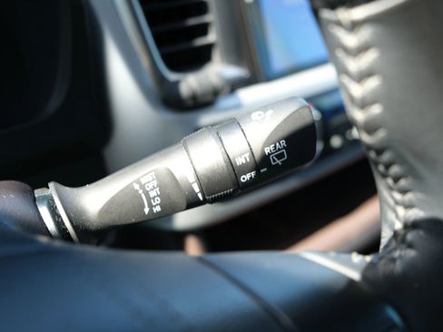 Used 2019 Toyota Highlander FWD V6 image 41