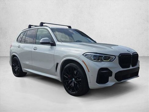 Used 2022 BMW X5 M50i w/ Executive Package image 3