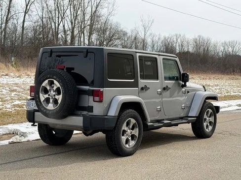 Used 2016 Jeep Wrangler Unlimited Sahara w/ Dual Top Group image 23