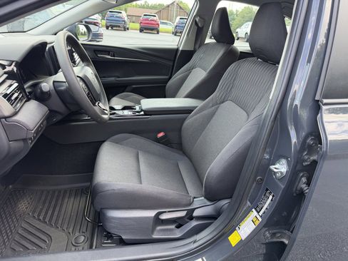 Used 2025 Toyota Camry LE FWD image 15