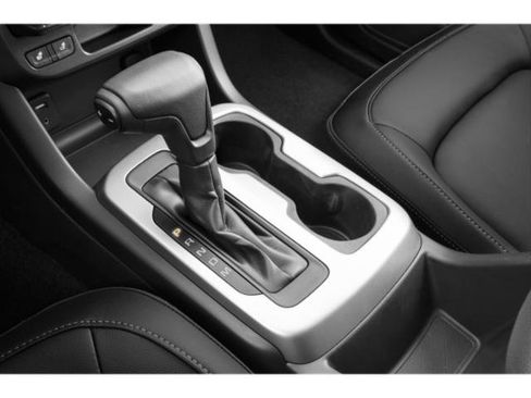 Used 2015 Chevrolet Colorado LT w/ Luxury Package RWD image 14
