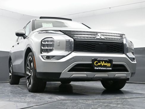 Used 2023 Mitsubishi Outlander SE image 50