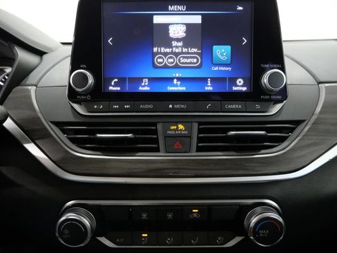 Used 2025 Nissan Altima 2.5 SV FWD image 20