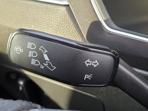 Used 2024 Volkswagen Tiguan SEL R-Line w/ MDO Package, Two-Row AWD/4WD image 32