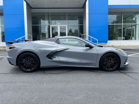 Used 2025 Chevrolet Corvette Stingray Convertible w/ Z51 Performance Package RWD image 8