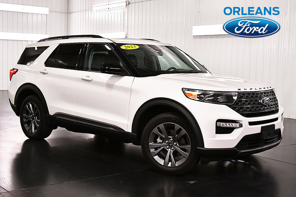 Used 2023 Ford Explorer XLT w/ Equipment Group 202A AWD/4WD image 1