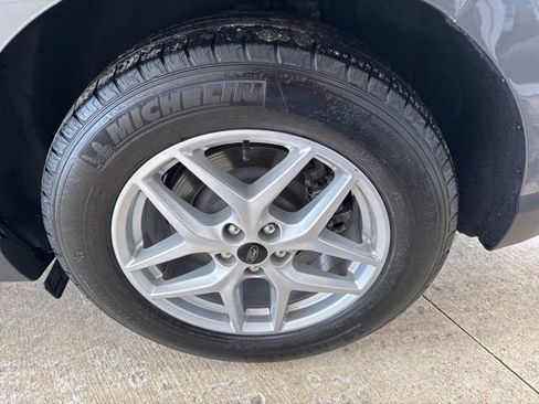 Used 2023 Ford Edge SEL image 38