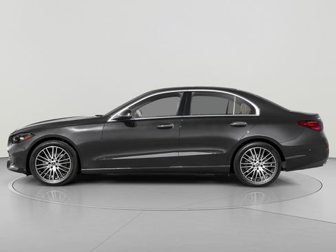 Used 2023 Mercedes-Benz C 300 4MATIC Sedan image 3