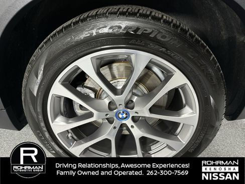 Used 2024 BMW X5 xDrive50e image 5