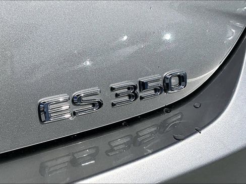 Used 2019 Lexus ES 350 Ultra Luxury w/ Accessory Package image 9