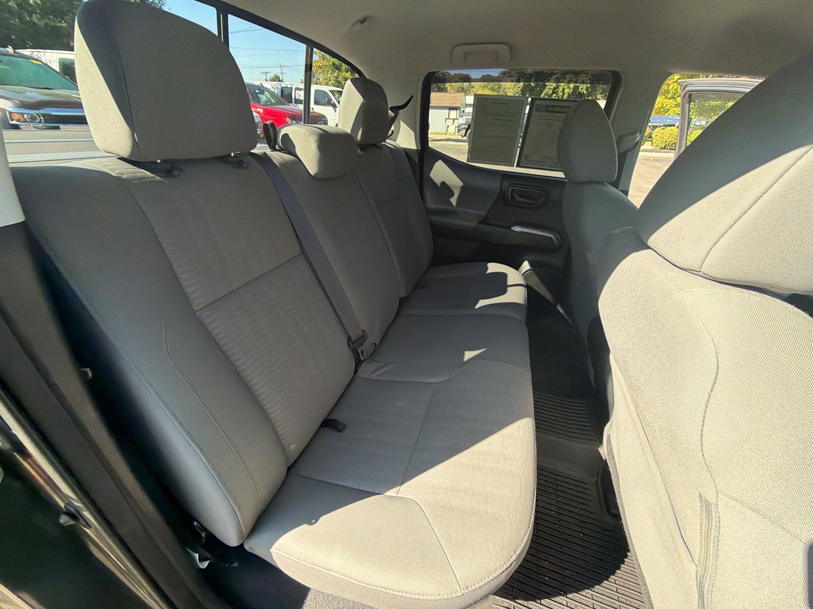 Used 2018 Toyota Tacoma SR5 AWD/4WD image 26