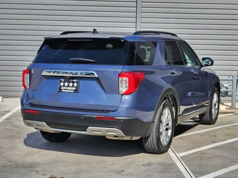 Used 2021 Ford Explorer XLT w/ Equipment Group 202A RWD image 8