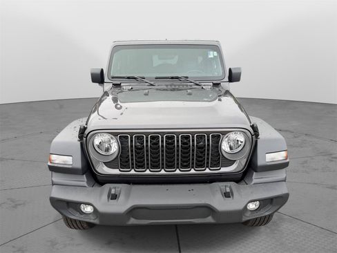 Used 2025 Jeep Wrangler Unlimited Sport AWD/4WD image 8