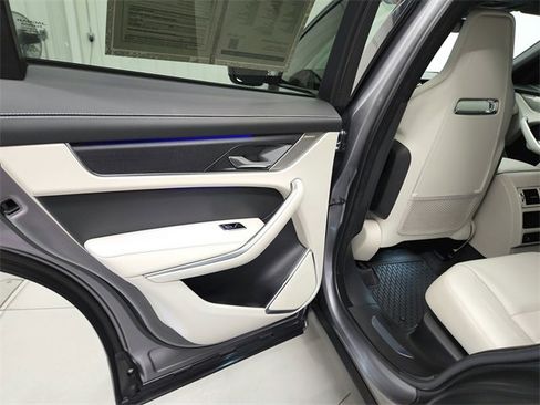Used 2025 Jaguar F-PACE R-Dynamic S image 32
