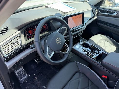New 2026 Volkswagen Atlas Peak Edition AWD/4WD image 13
