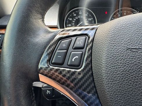 Used 2011 BMW 335i xDrive Coupe image 17