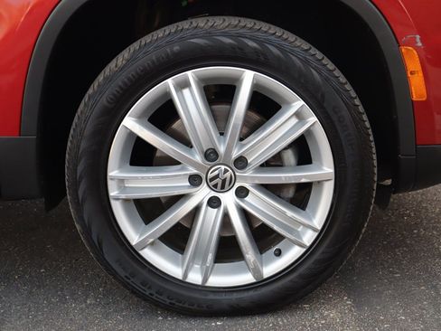 Used 2012 Volkswagen Tiguan S image 42