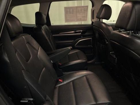 Certified 2024 Kia Telluride S FWD image 9