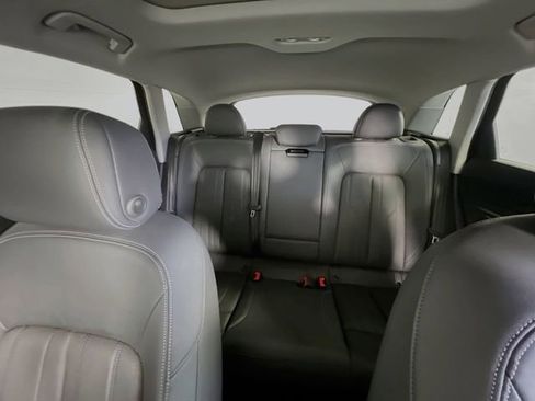 Used 2023 Audi e-tron Premium Plus w/ Premium Plus Package image 25