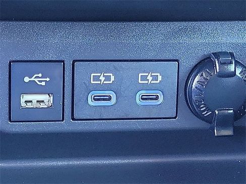 Used 2022 Toyota Highlander XLE image 15