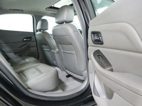 Used 2015 Chevrolet Malibu LT w/ Leather Package FWD image 11