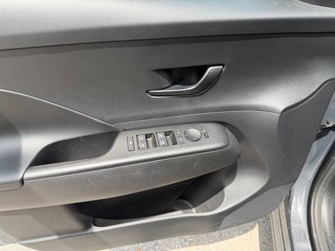 Used 2024 Hyundai Kona SEL FWD image 21