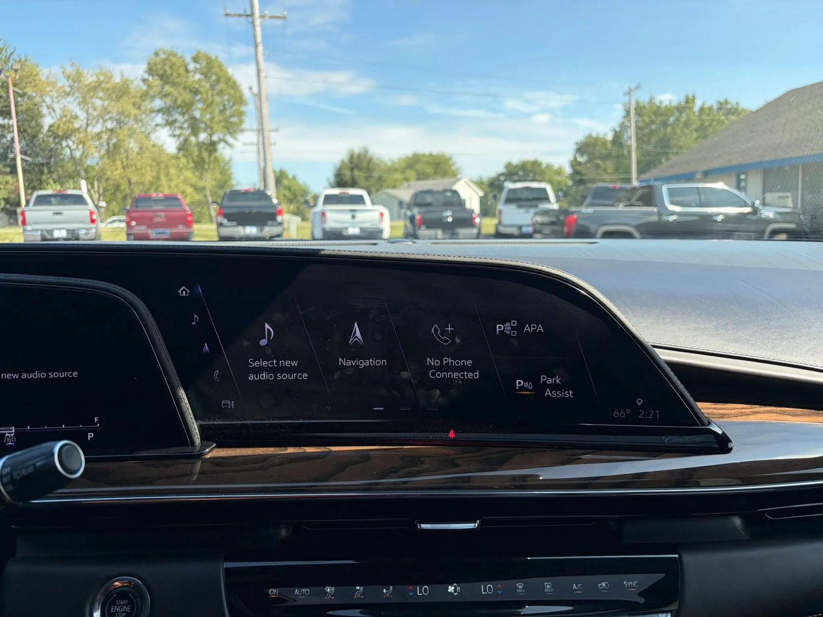 Used 2023 Cadillac Escalade Sport Platinum w/ LPO, ONYX Package AWD/4WD image 13