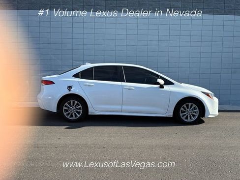Used 2024 Toyota Corolla LE w/ LE Convenience Package FWD image 2