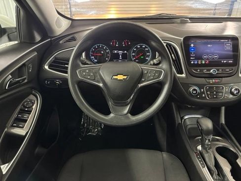 Used 2021 Chevrolet Malibu LT FWD image 14