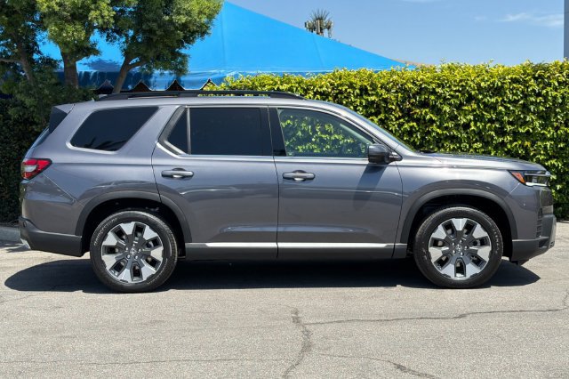 New 2026 Honda Pilot Touring image 3