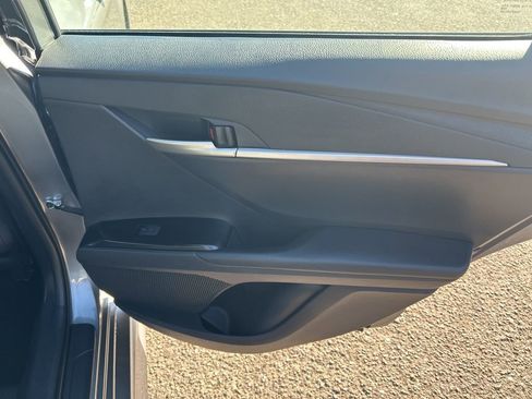 Used 2025 Toyota Camry SE FWD image 19