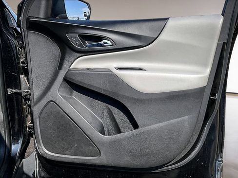 Used 2020 Chevrolet Equinox LS AWD/4WD image 19