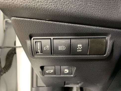 Used 2024 Toyota Corolla Cross AWD Hybrid w/ Convenience Package image 18