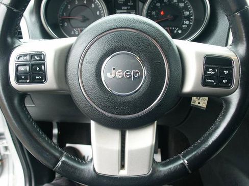 Used 2013 Jeep Grand Cherokee Laredo image 9