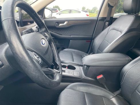 Used 2020 Ford Escape Titanium FWD image 14