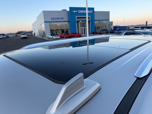 Used 2023 Cadillac Escalade Premium Luxury w/ Performance Package image 10