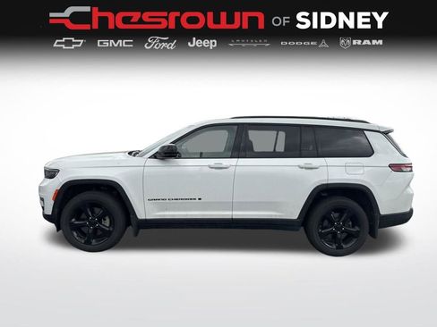Used 2023 Jeep Grand Cherokee L Limited w/ Luxury Tech Group II image 2