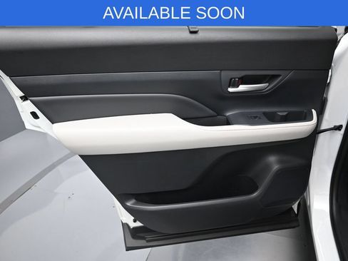 Certified 2024 Toyota Grand Highlander AWD image 14