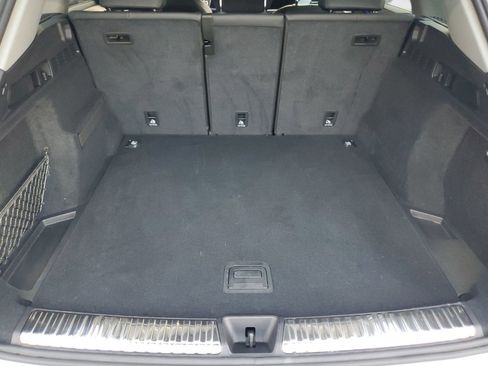 Used 2025 Audi Q5 Premium w/ Convenience Package image 9