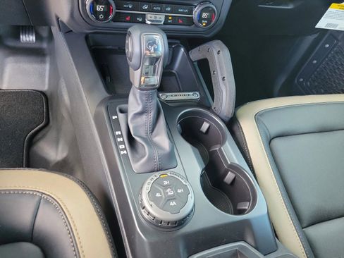New 2025 Ford Bronco Big Bend w/ Black Diamond Package image 18