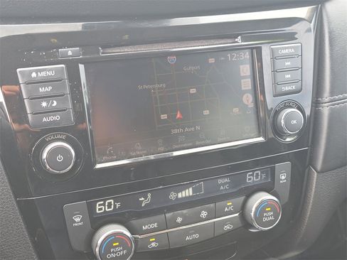 Used 2018 Nissan Rogue SL w/ Premium Package image 20