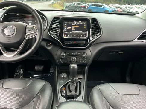 Used 2019 Jeep Cherokee Limited image 16